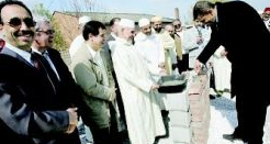 Pose de la première pierre de la Mosquée Nour