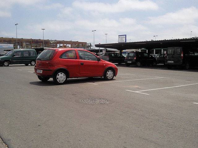 Aigues-Mortes : un couple insulte et tire sur des jeunes musulmans dans un parking