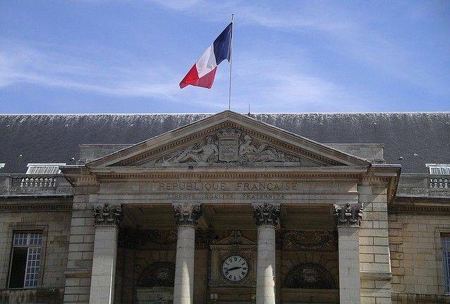 Interdiction du hijab lors de son mariage
