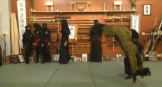 iran-femmes-ninja02