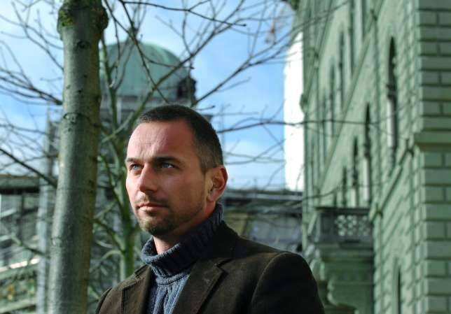 Claude Covassi, l'ex-infiltré converti à l'islam qui dénonçait les pratiques des renseignements est mort Claude Covassi, l'ex-infiltré converti à l'islam qui dénonçait les pratiques des renseignements est mort