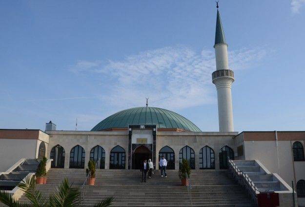 14-10-14_Austria-Muslims-Criticize-Islam-Bill