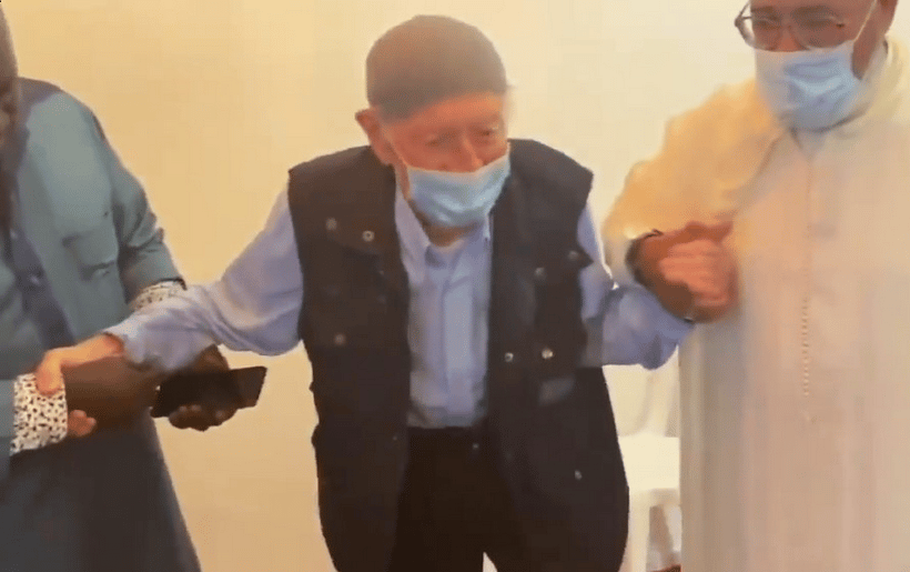 A 95 ans, après avoir survécu au covid, il devient musulman