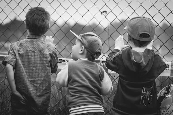 Protégeons nos enfants des mauvais compagnons Protégeons nos enfants des mauvais compagnons