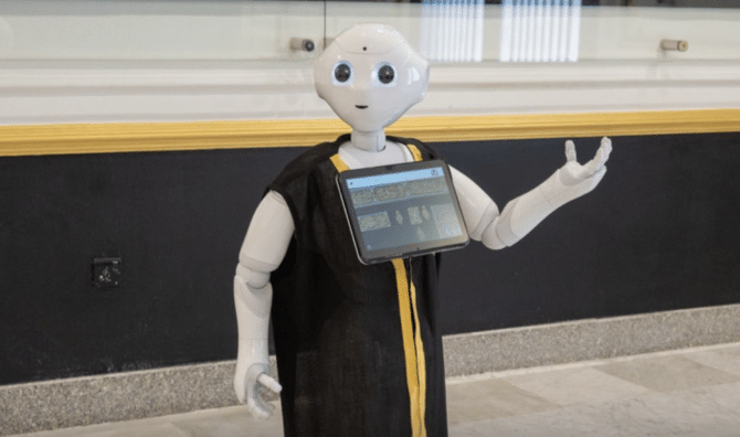 Un robot polyglotte pour accueillir les pèlerins à la Mecque Un robot polyglotte pour accueillir les pèlerins à la Mecque