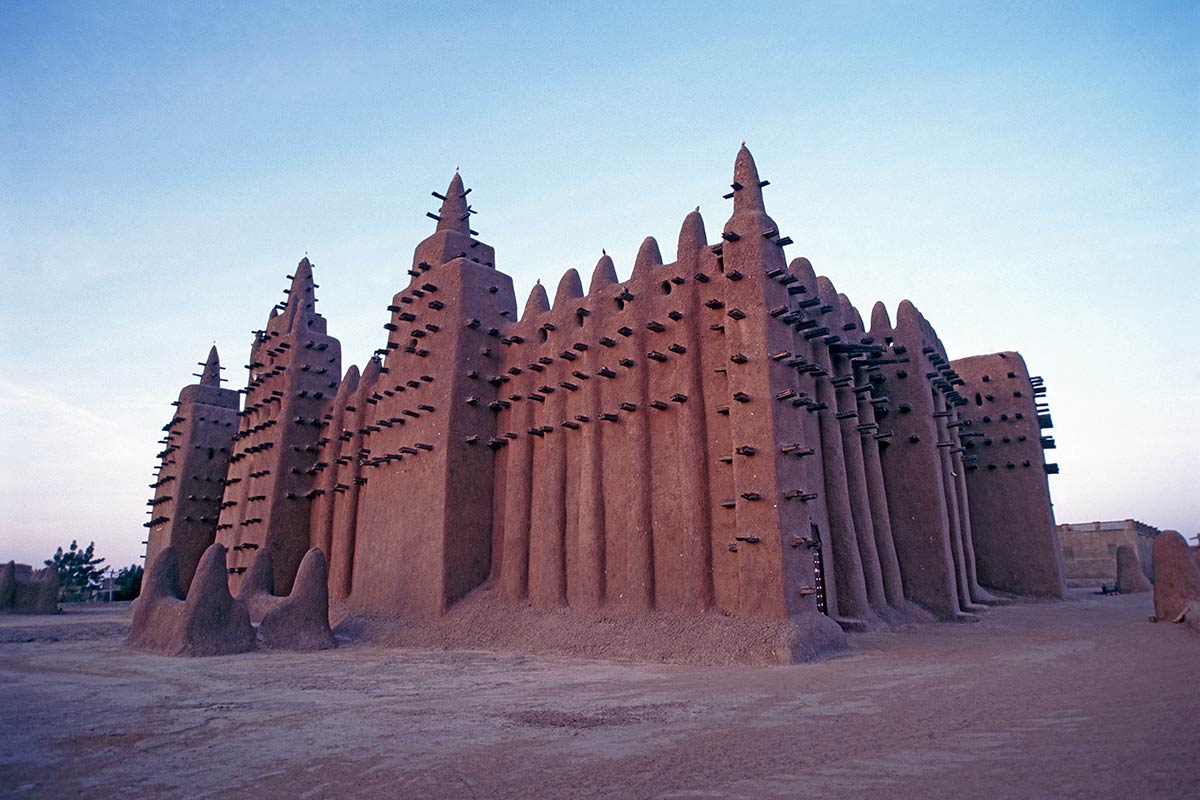 Mali : Restauration époustouflante annuelle de la Grande Mosquée de Djenné