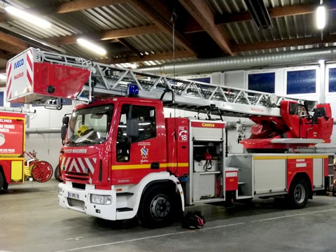 Romans-sur-Isère : un boulanger sauve 17 personnes, dont un bébé d'un incendie Romans-sur-Isère : un boulanger sauve 17 personnes, dont un bébé d'un incendie