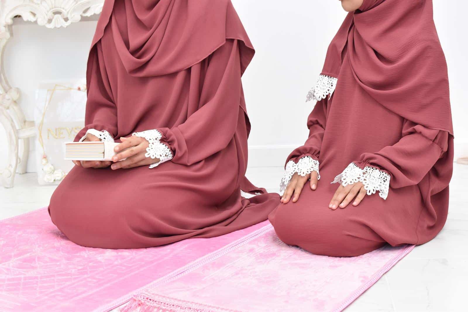 A saisir: Robe de prière de qualité par Neyssa Shop. Un superbe cadeau à offrir